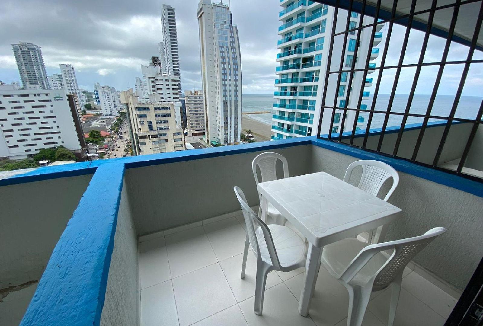 Apartamento En Edificio Portofino Icdi